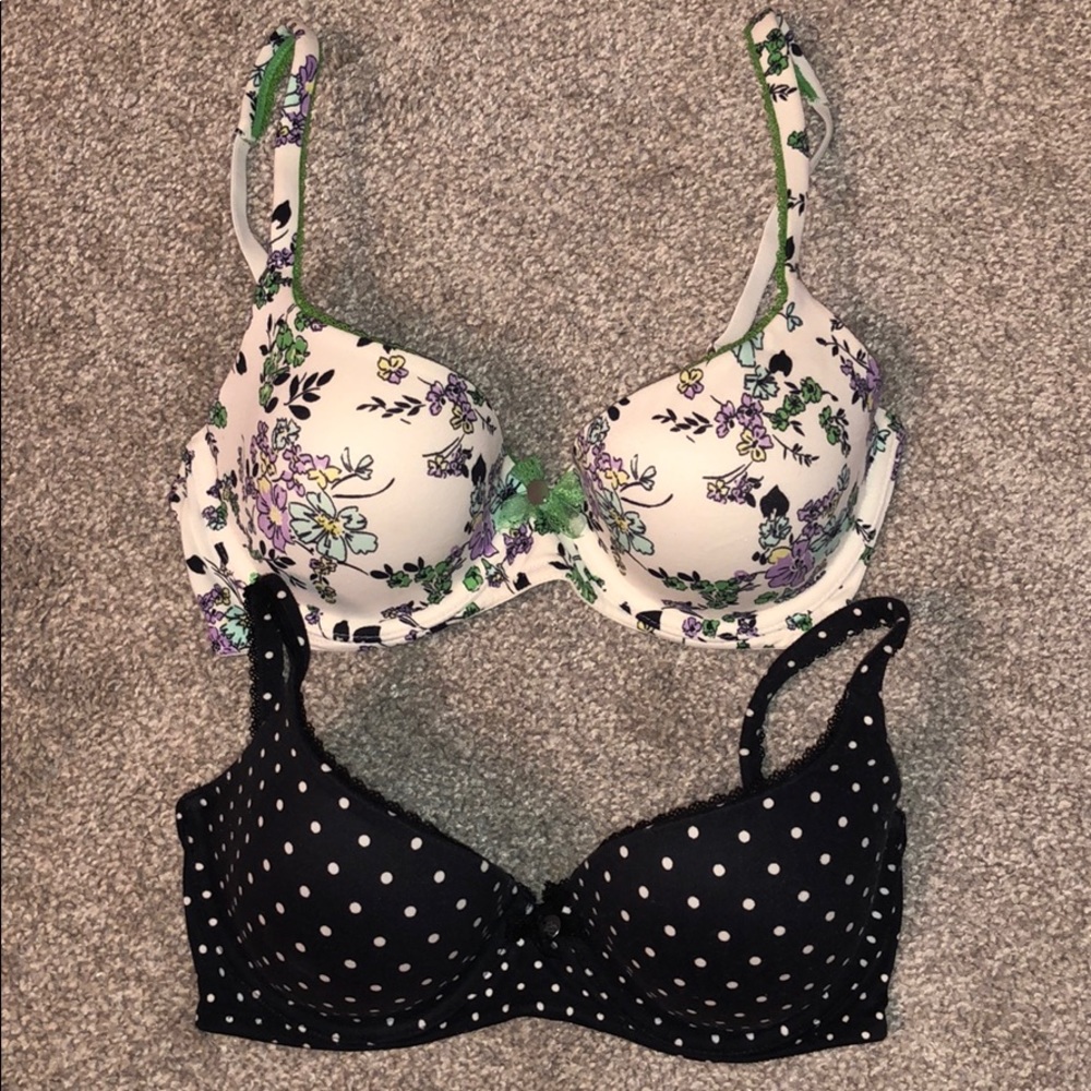 Like new!! Set of 2 Body by Victoria bras sz 32D